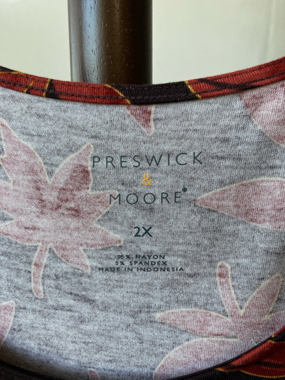Preswick & Moore leaves print top soft with stretch casual 2X - Picture 5 of 15